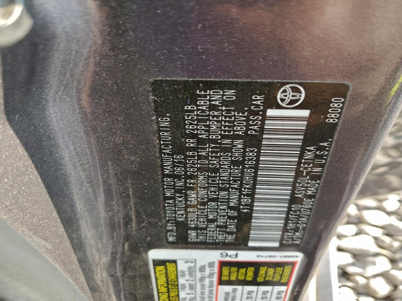 Toyota Camry Le Image 7