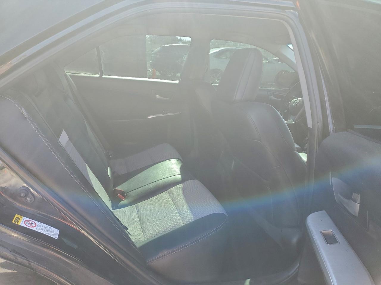 Toyota Camry L Image 10