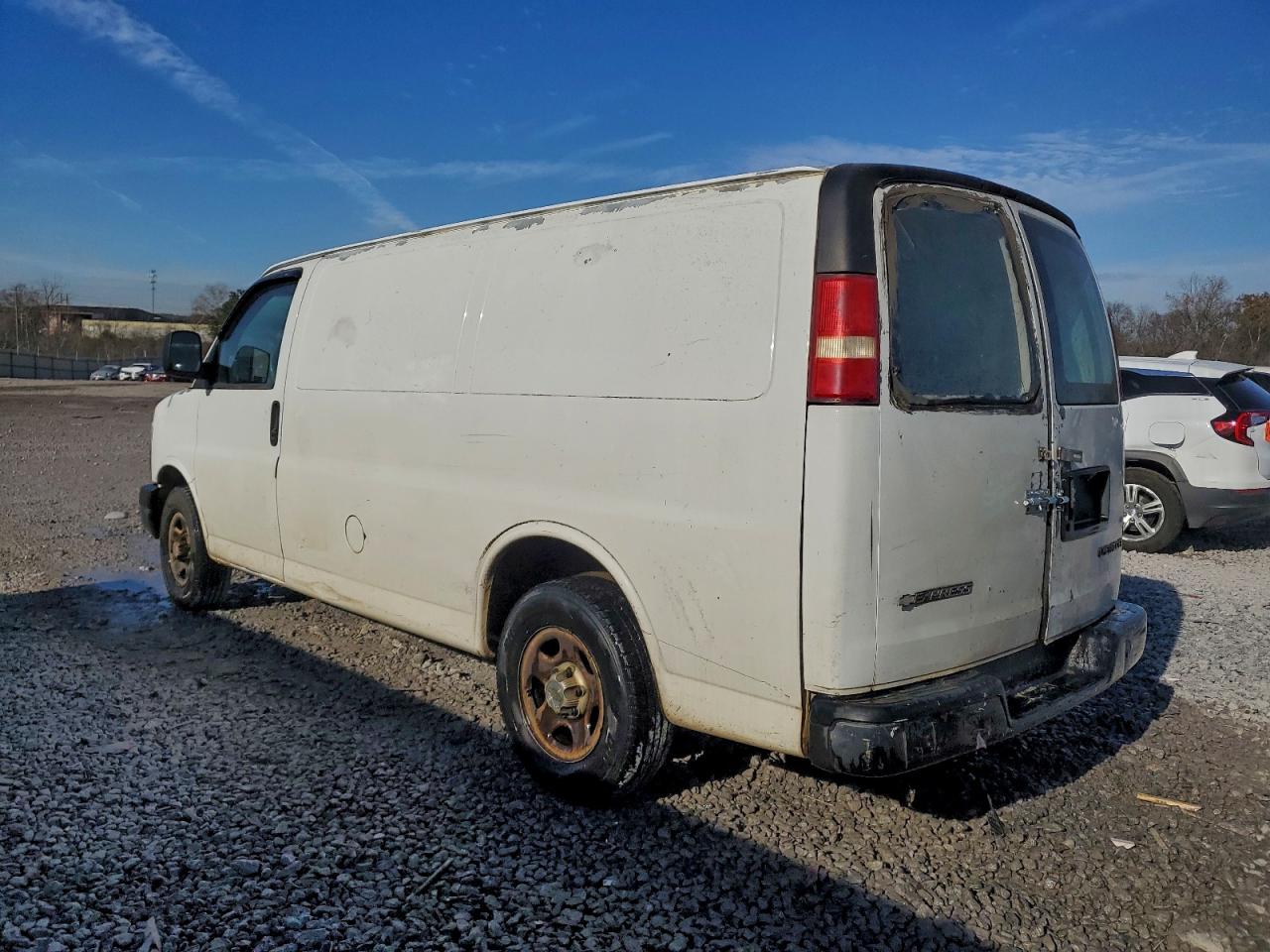 Chev Express Image 8