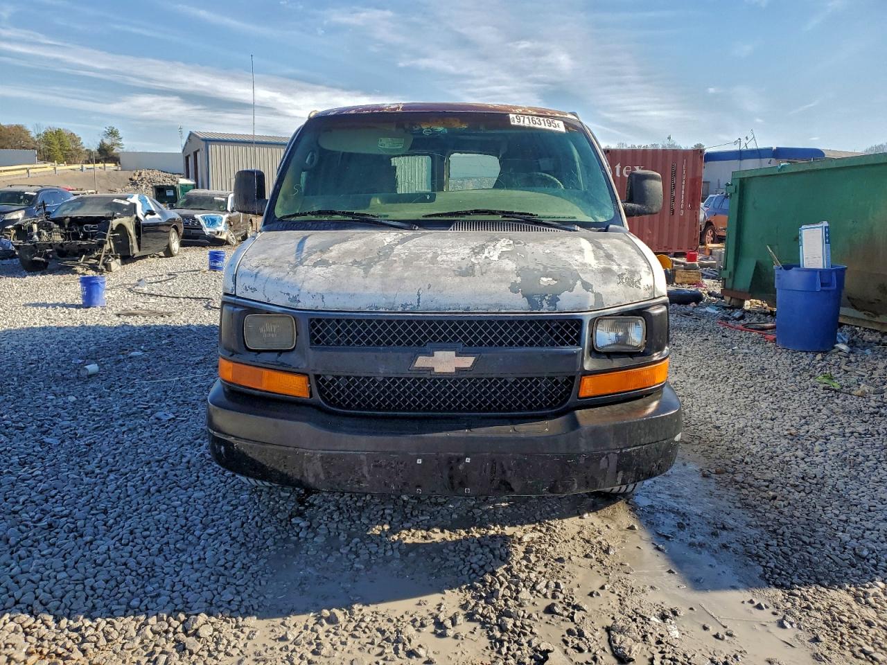 Chev Express Image 6