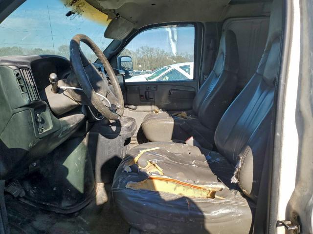 Chev Express Image 3