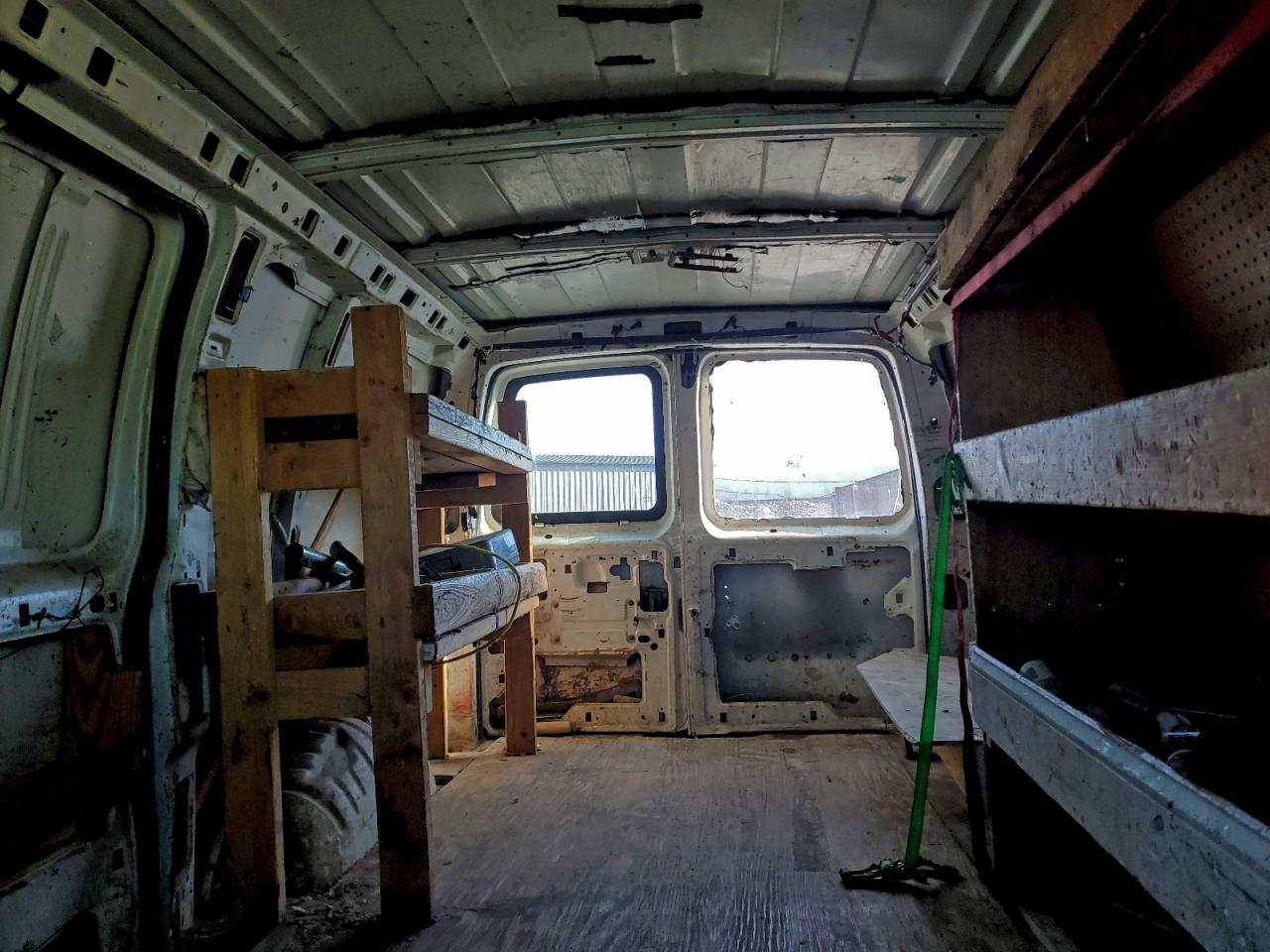 Chev Express Image 9