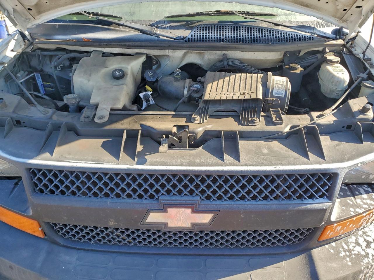 Chev Express Image 13