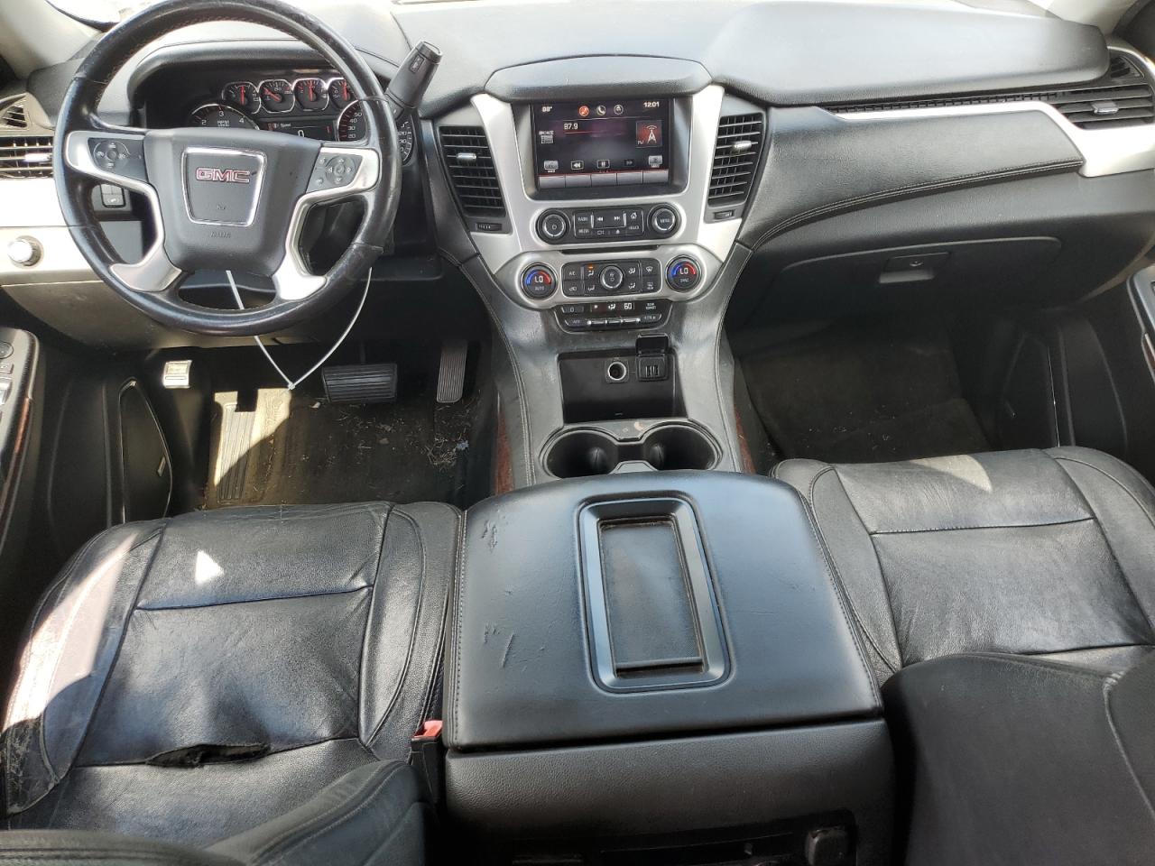 GMC Yukon Sle Image 4