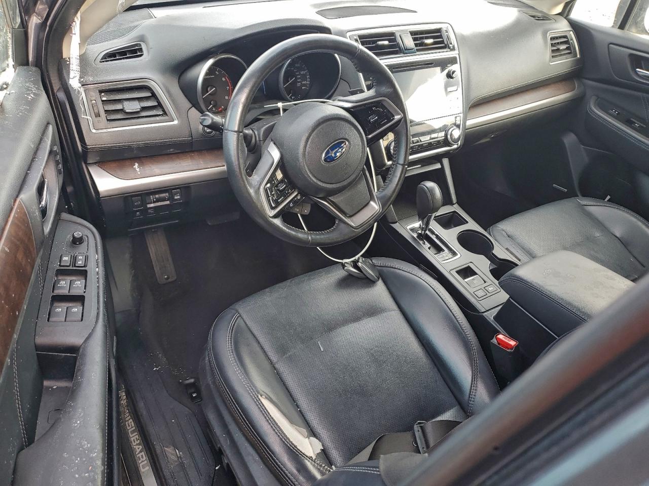 Subaru Outback 2.5i Limited Image 11