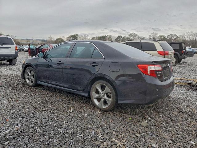 Toyota Camry Se Image 2