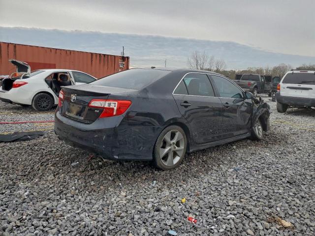 Toyota Camry Se Image 3