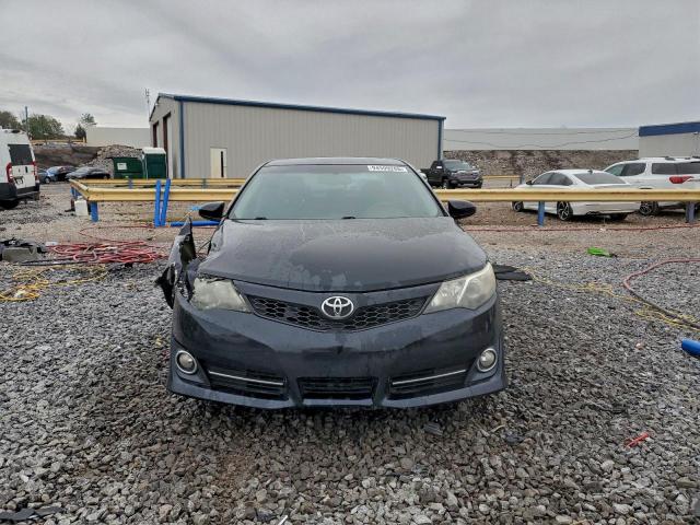 Toyota Camry Se Image 8