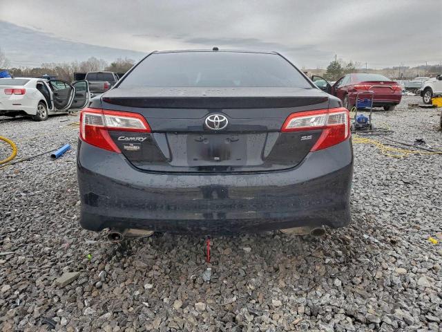 Toyota Camry Se Image 7