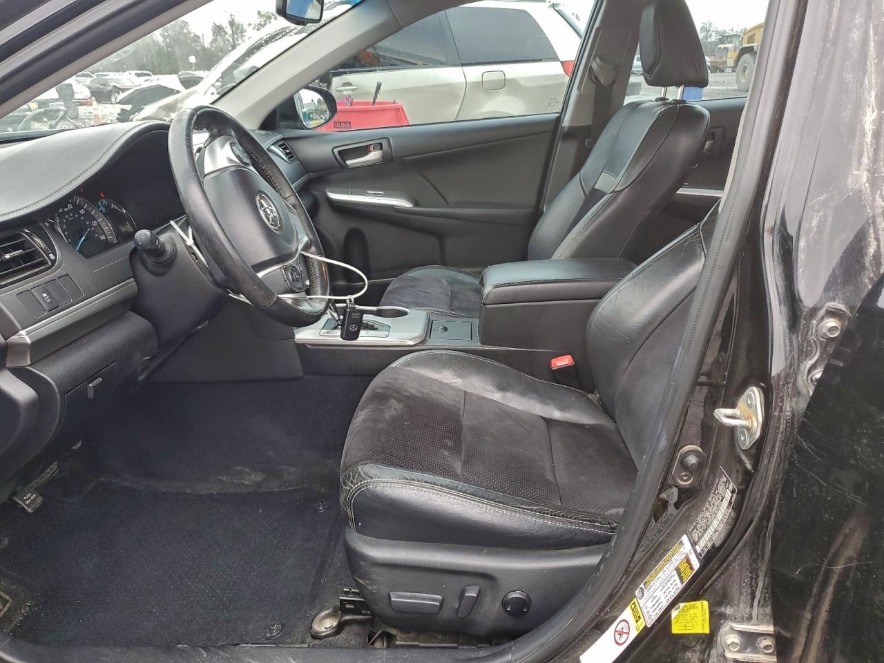 Toyota Camry Se Image 5