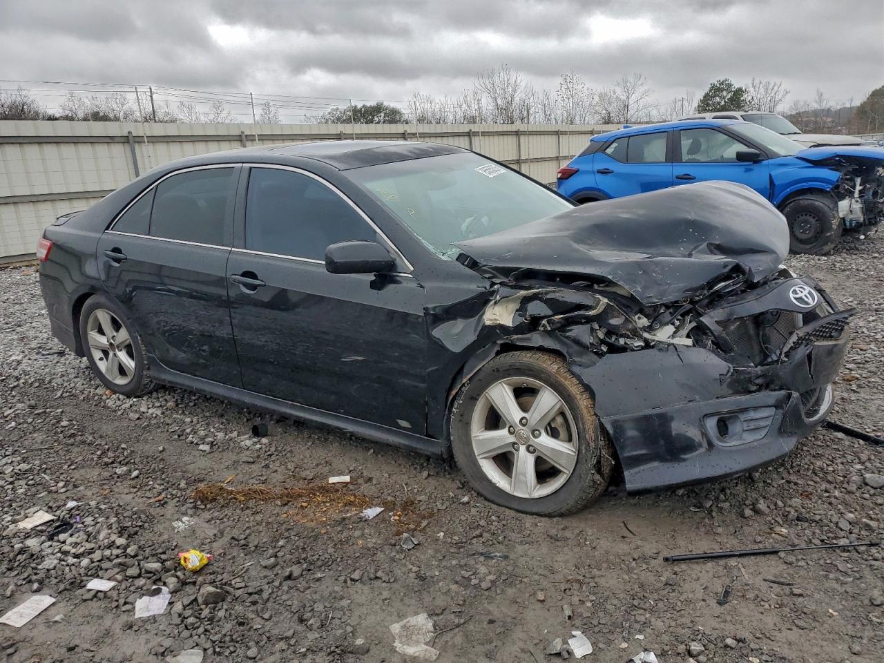 Toyota Camry Base Image 4