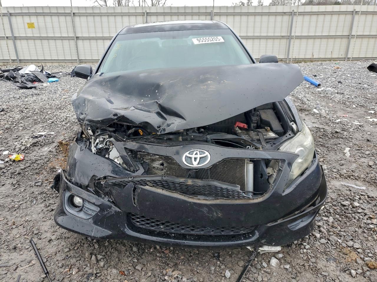 Toyota Camry Base Image 6