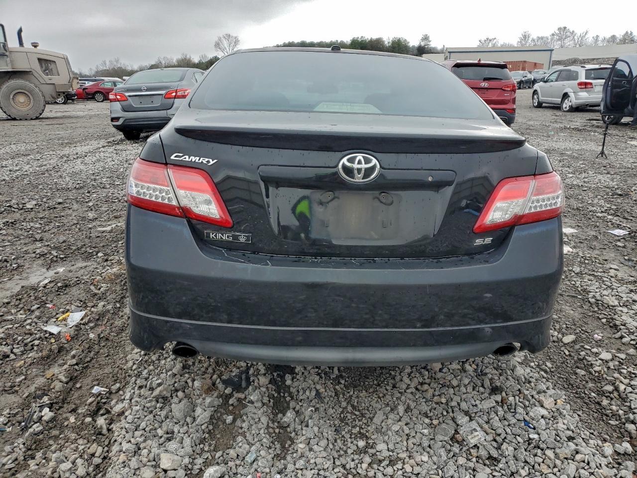 Toyota Camry Base Image 3