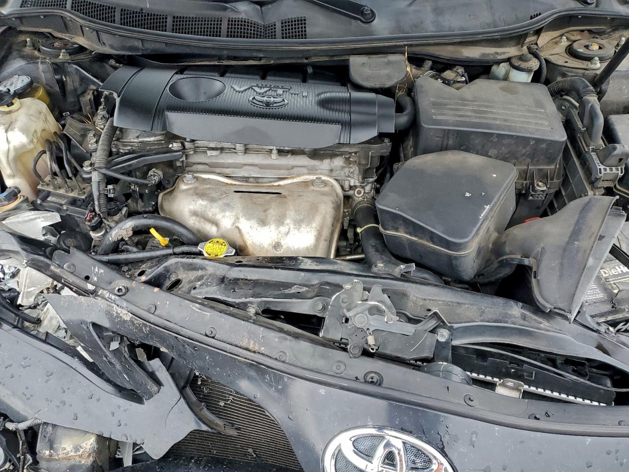 Toyota Camry Base Image 7