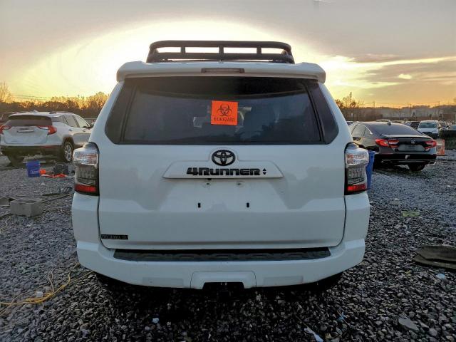 Toyota 4Runner Sr5 Image 7