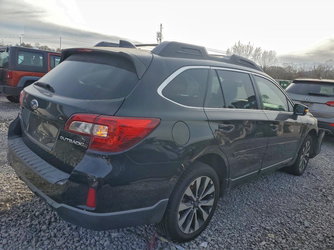 Subaru Outback 2.5i Limited Image 2