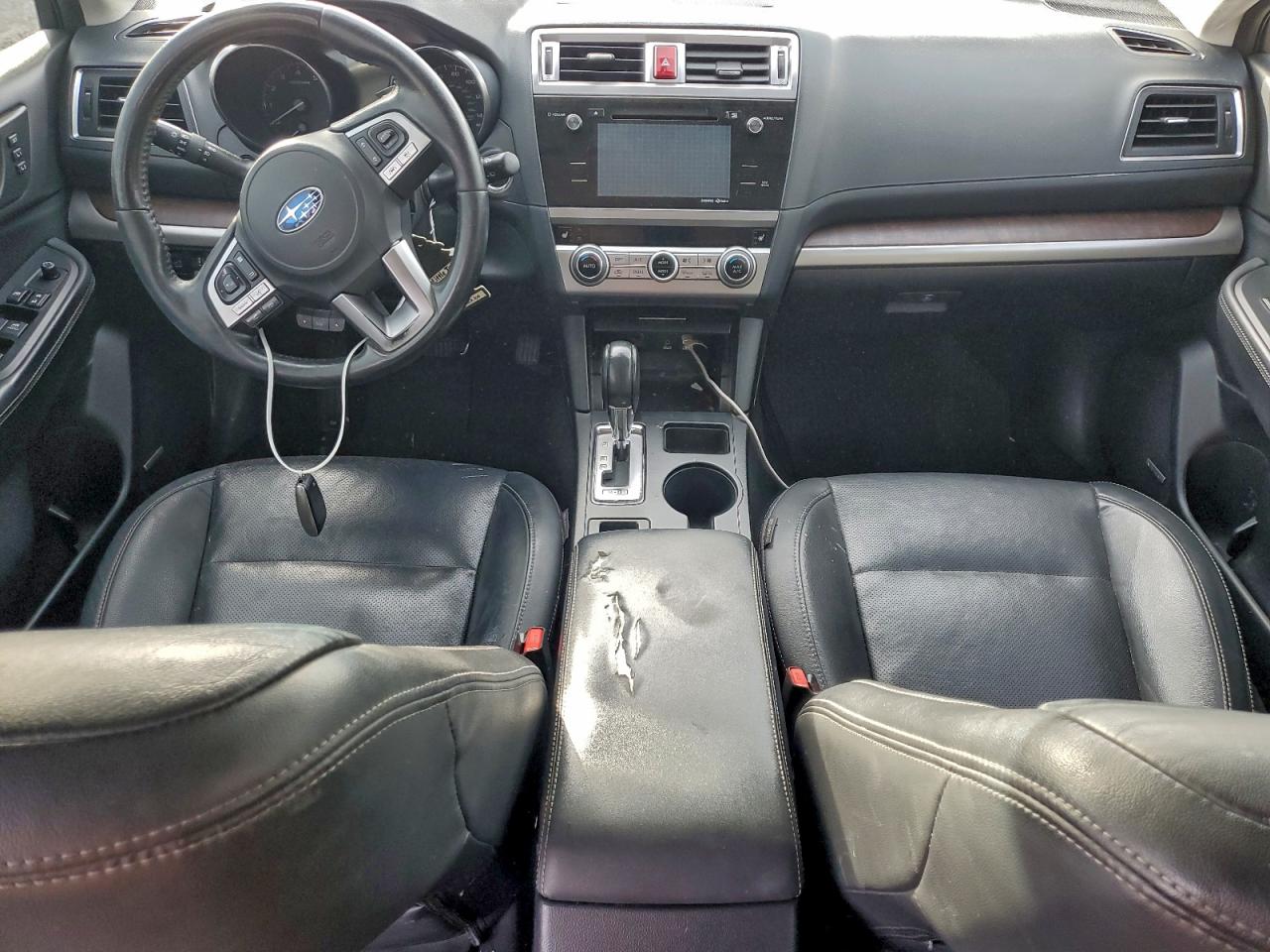 Subaru Outback 2.5i Limited Image 5