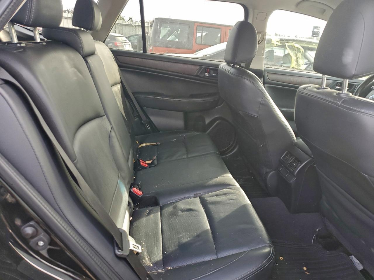 Subaru Outback 2.5i Limited Image 11