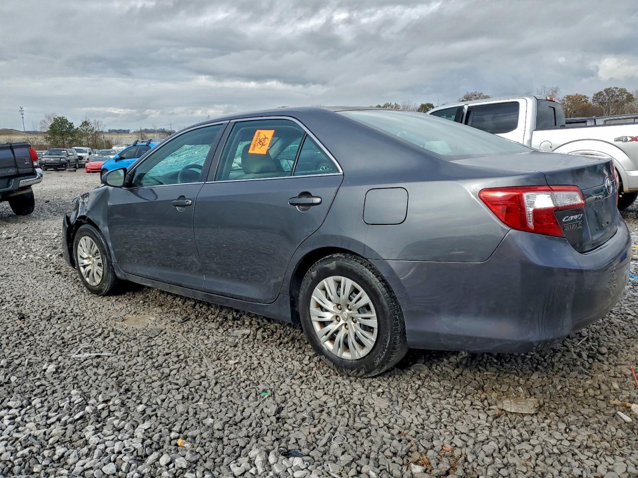 Toyota Camry Base Image 3