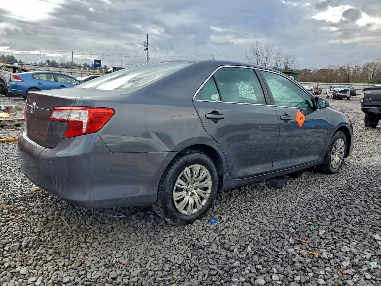 Toyota Camry Base Image 11