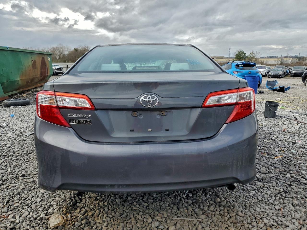 Toyota Camry Base Image 7