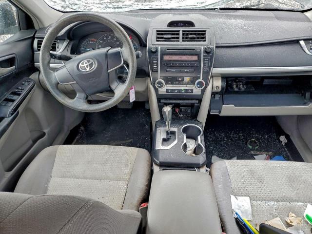 Toyota Camry Base Image 9