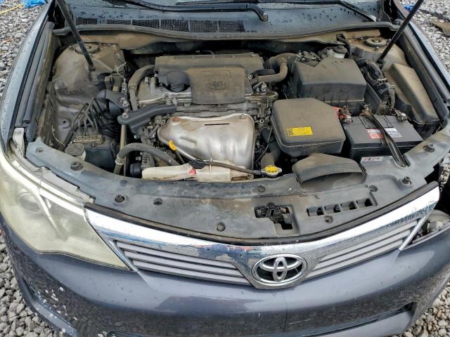 Toyota Camry Base Image 12