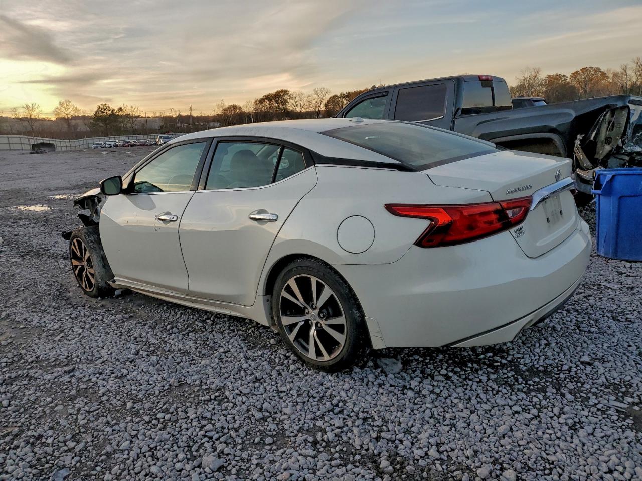 Nissan Maxima 3.5s Image 11