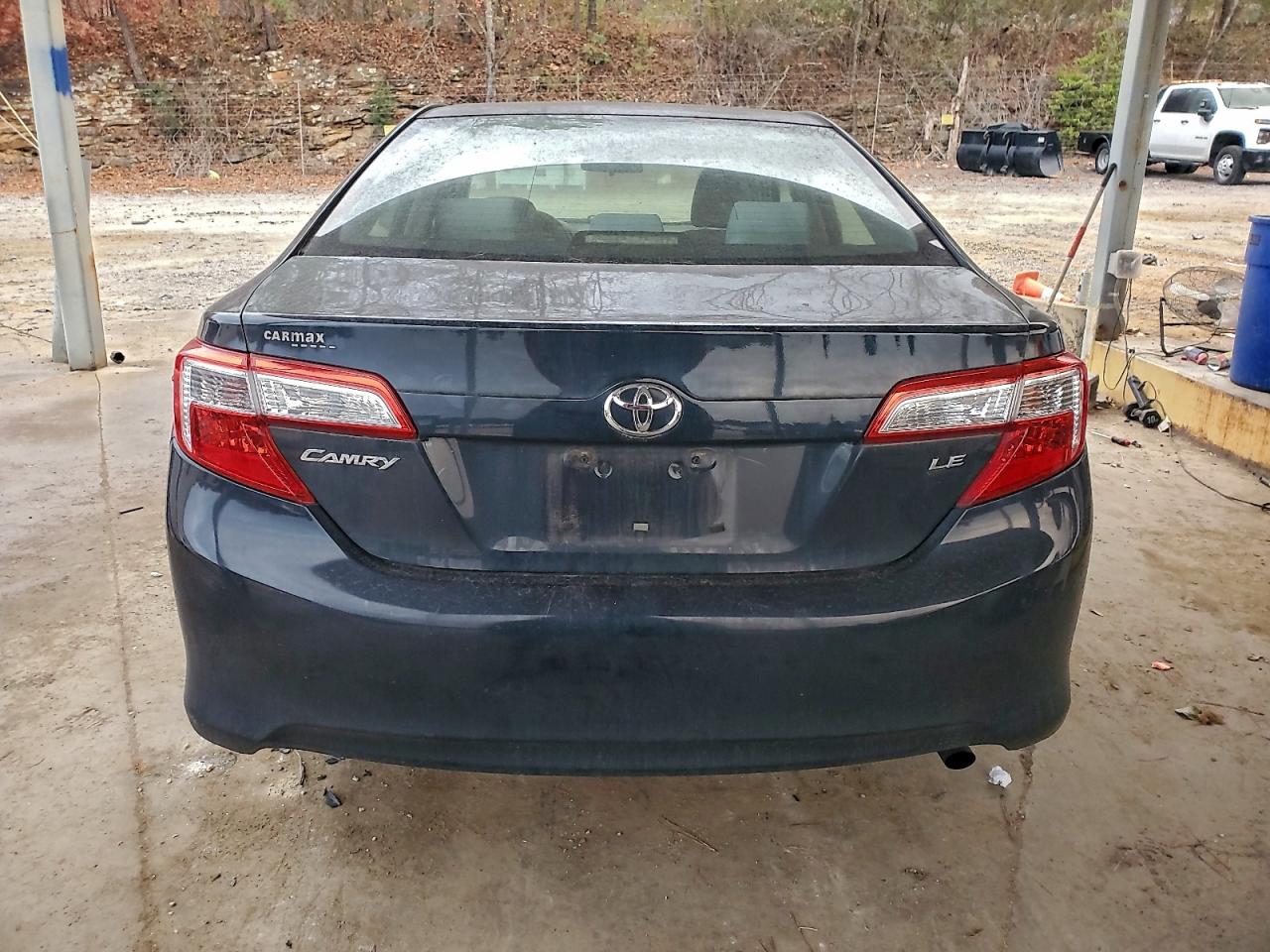 Toyota Camry Base Image 2