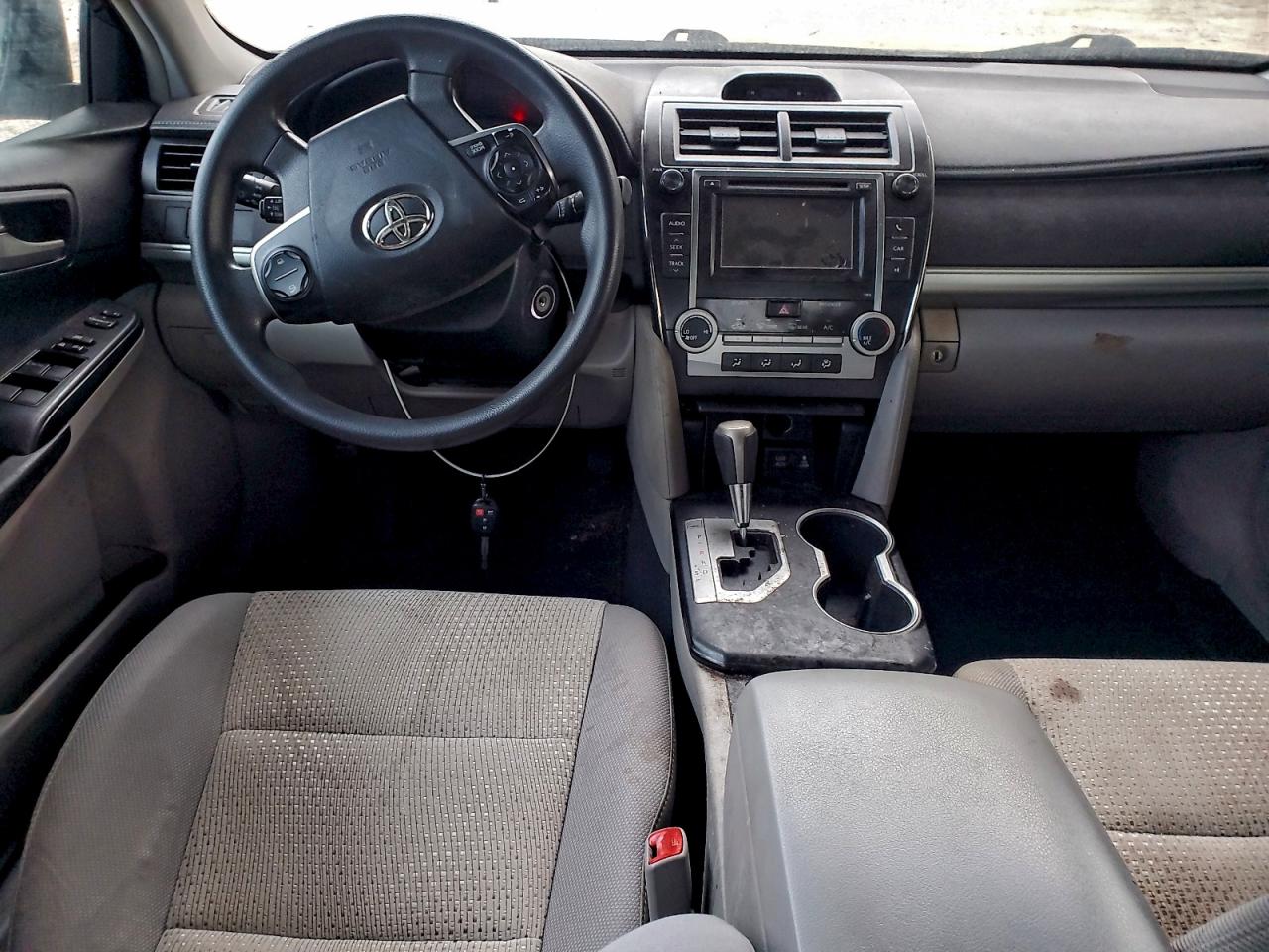 Toyota Camry Base Image 10