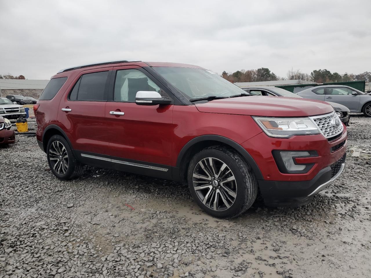 Ford Explorer Platinum Image 12