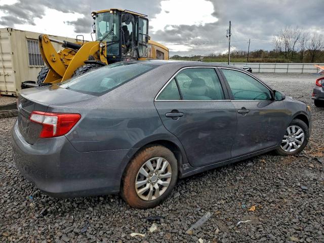 Toyota Camry L Image 10
