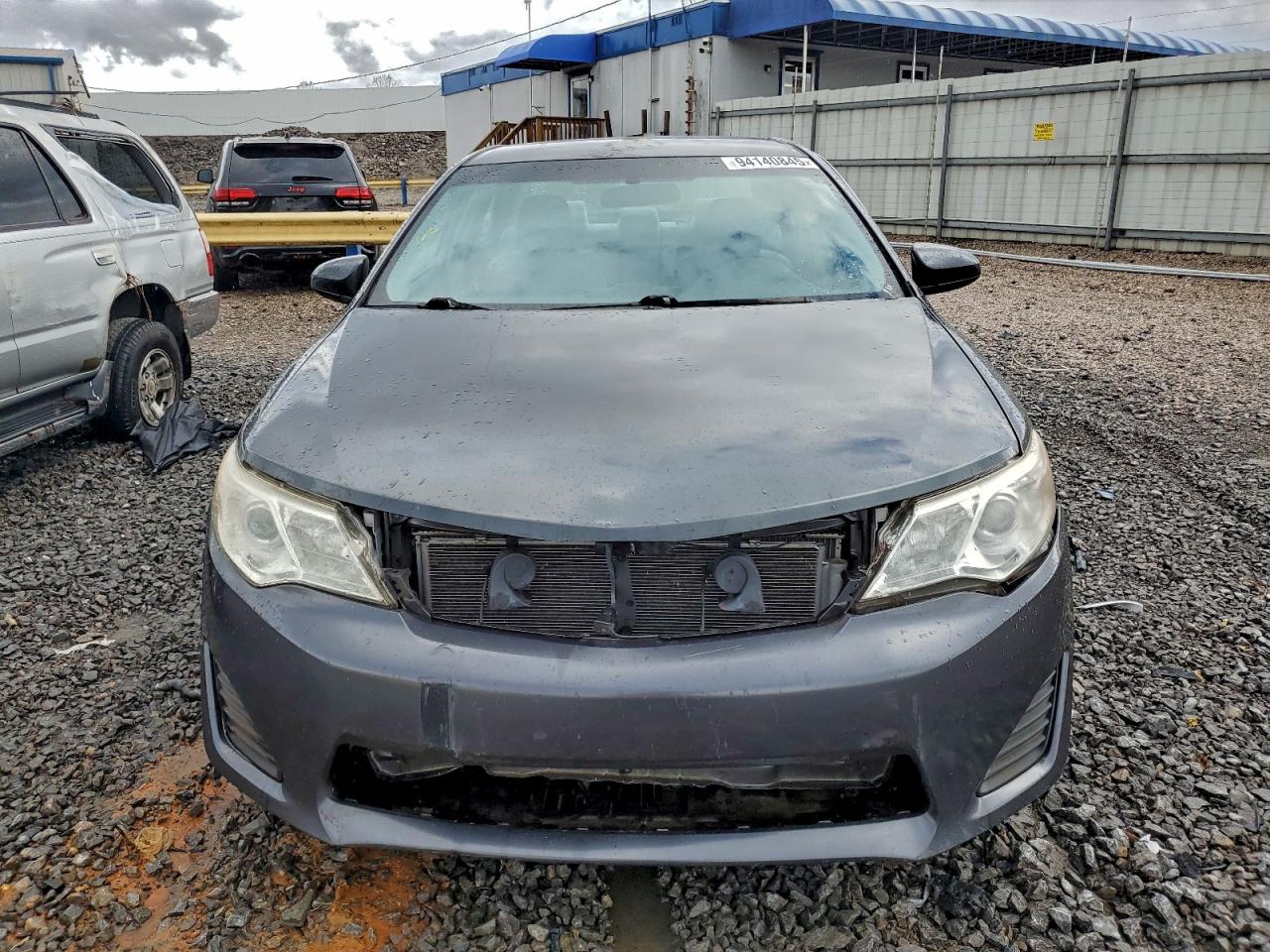 Toyota Camry L Image 3