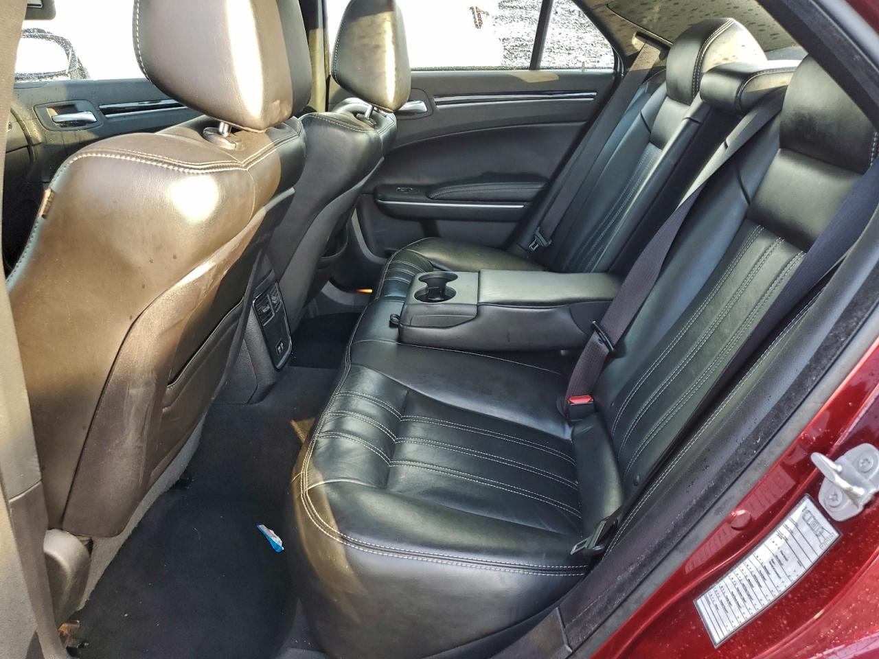 Chrysler 300 S Image 12