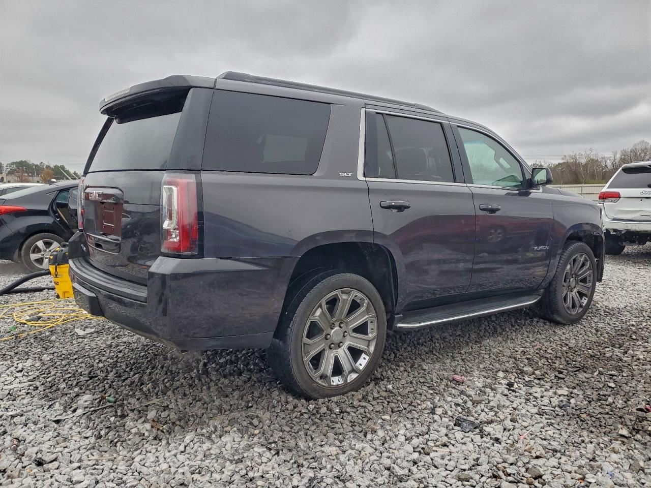 GMC Yukon Slt Image 3