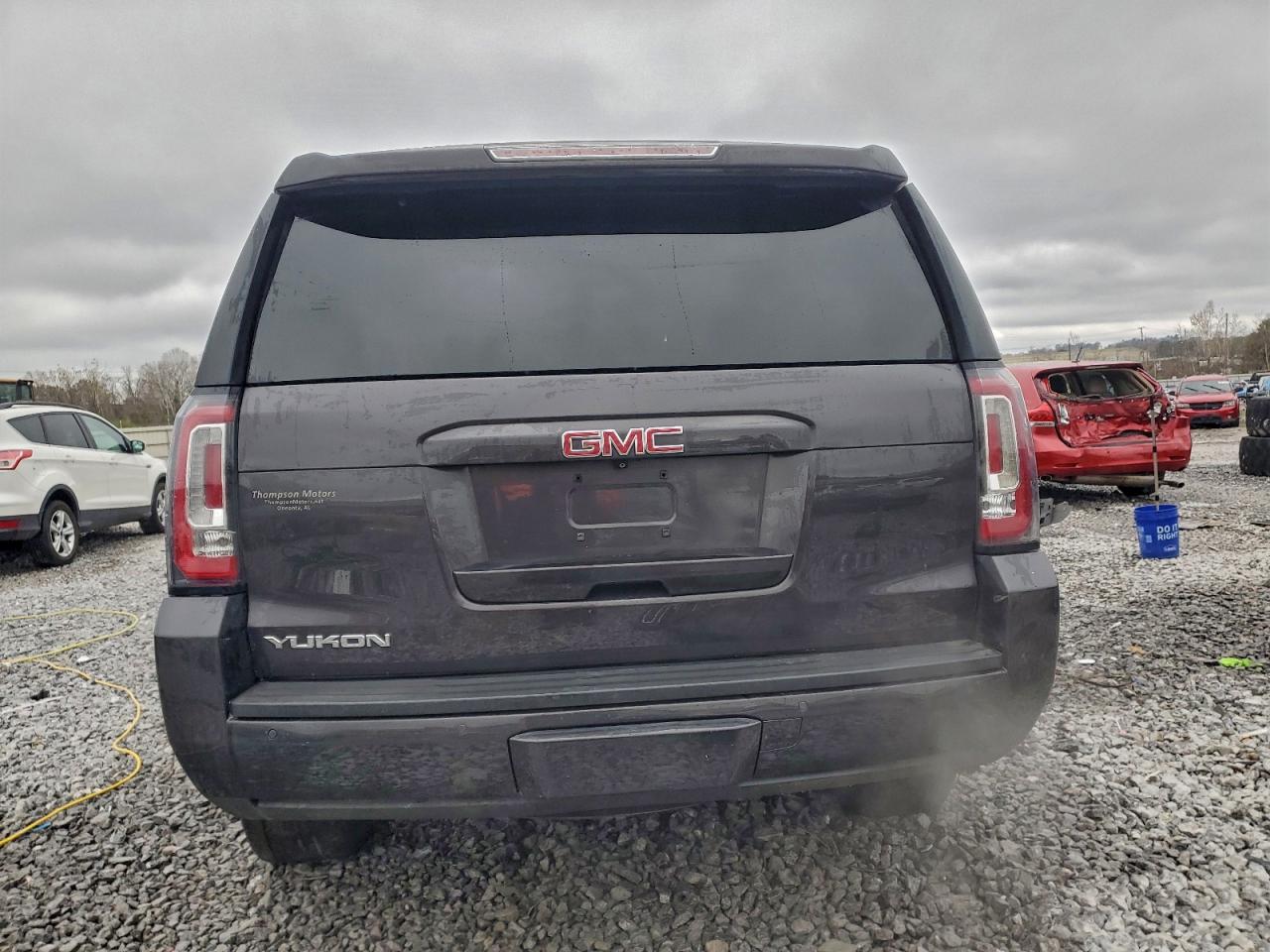 GMC Yukon Slt Image 2