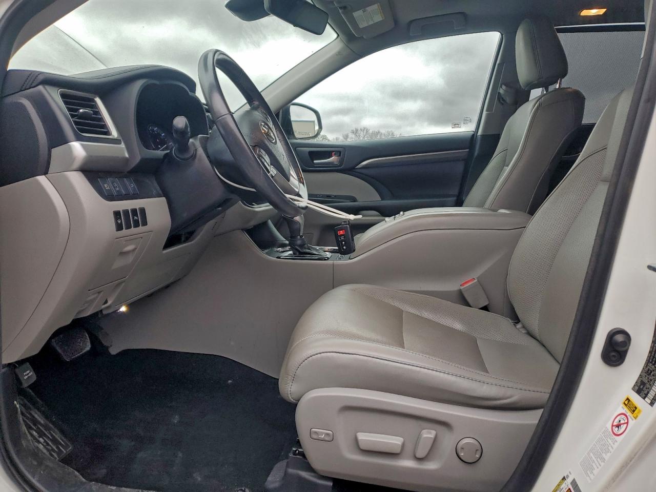 Toyota Highlander Limited Image 3