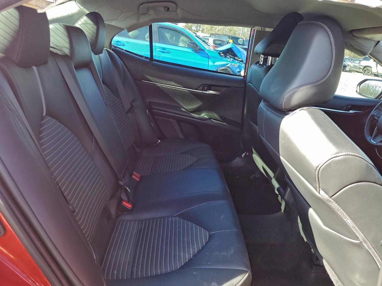 Toyota Camry Se Image 12