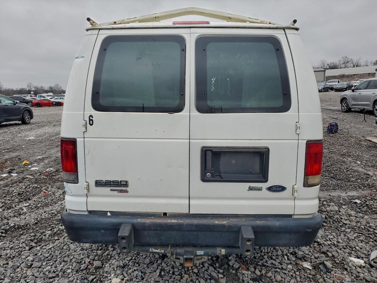 Ford Econoline E250 Van Image 7
