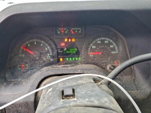 Ford Econoline E250 Van Image 4