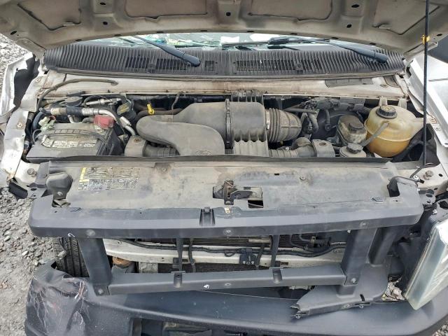 Ford Econoline E250 Van Image 10