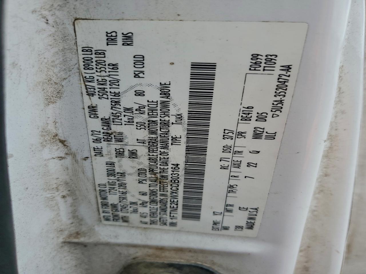 Ford Econoline E250 Van Image 11