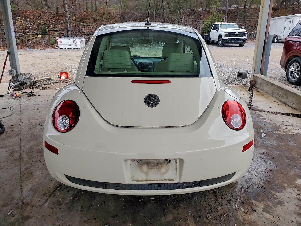 Volkswagen Beetle S Image 5