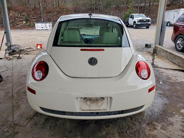 Volkswagen Beetle S Image 5