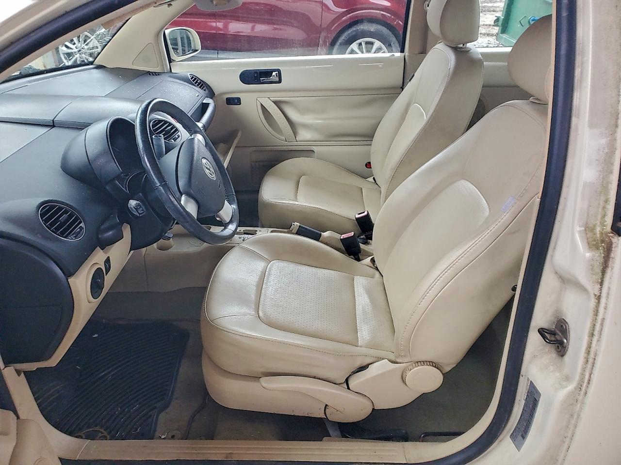 Volkswagen Beetle S Image 8