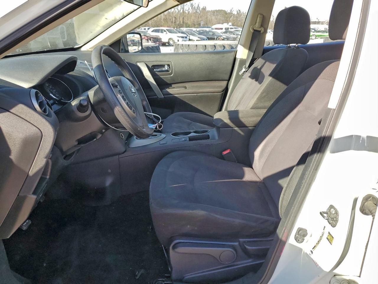 Nissan Rogue S Image 4