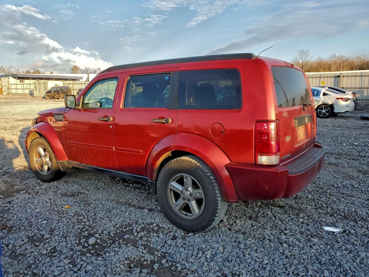 Dodge Nitro Sxt Image 3