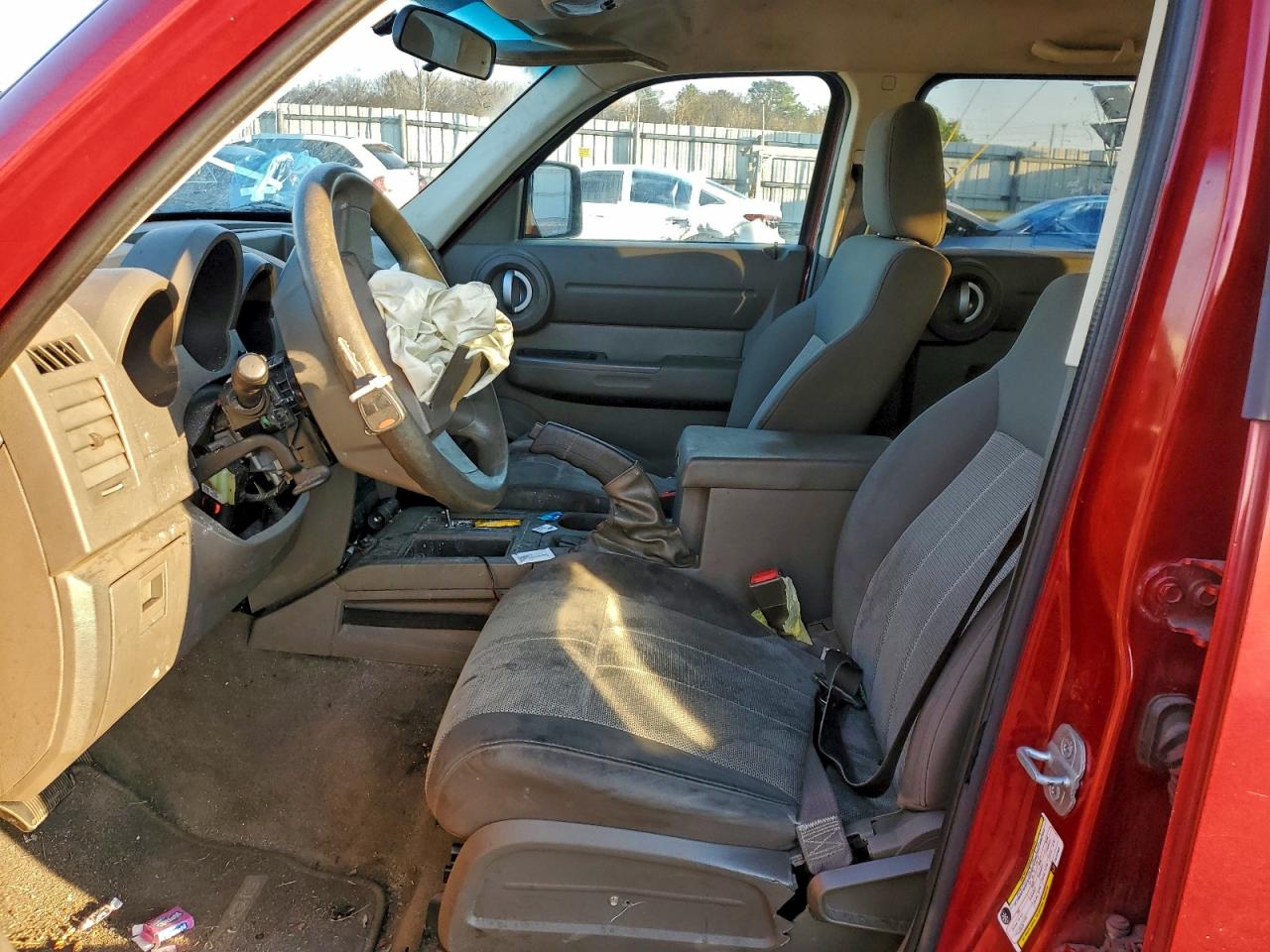 Dodge Nitro Sxt Image 4