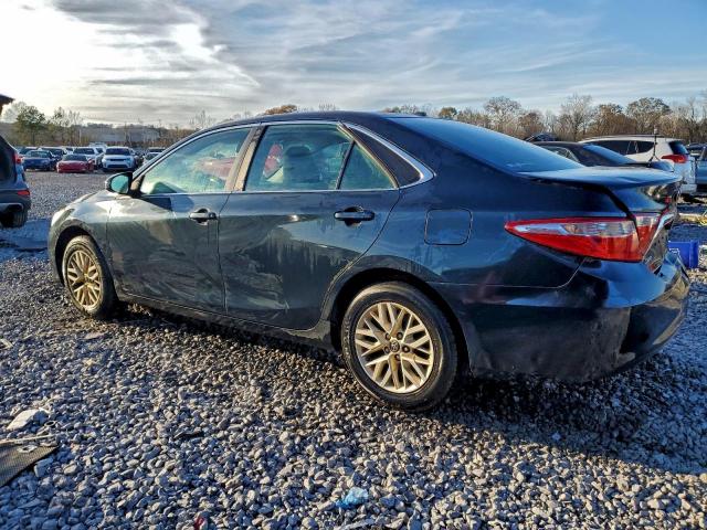 Toyota Camry Le Image 2