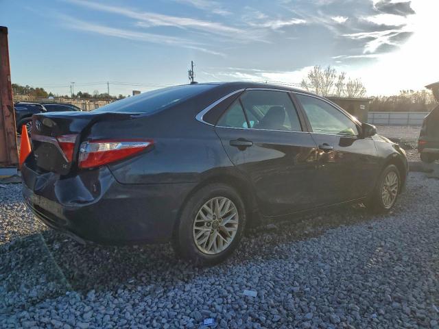 Toyota Camry Le Image 6